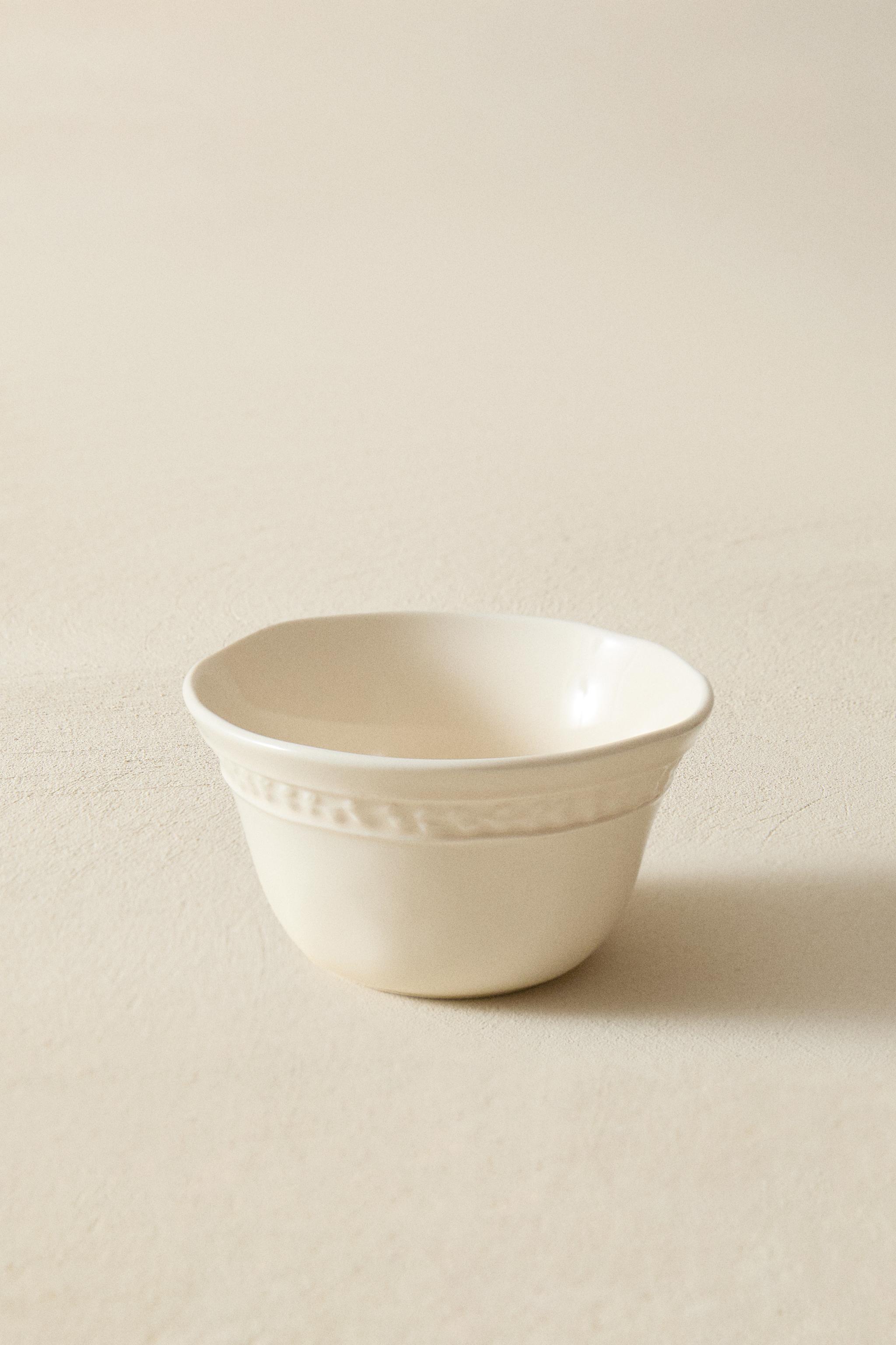 RAISED DESIGN BOWL